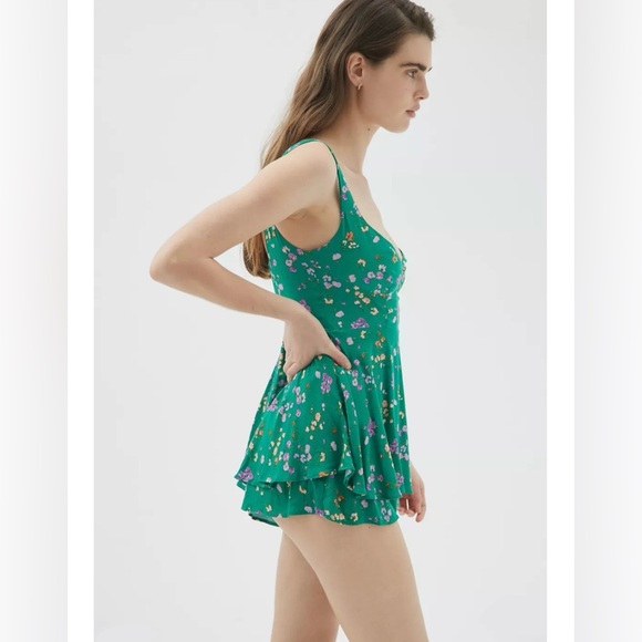 Urban Outfitters Cassie Cutout Romper - Picture 3 of 16